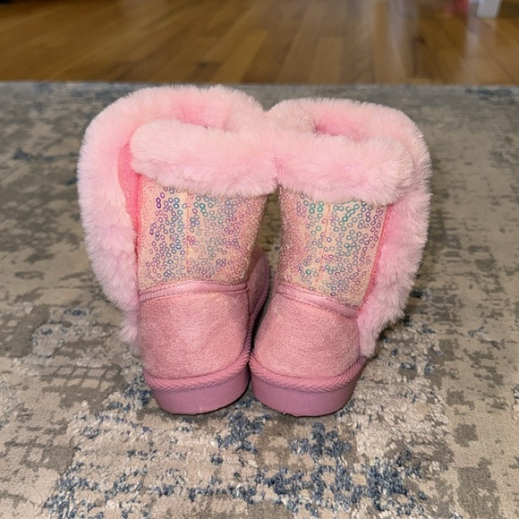 Pink Sequin Sparkle Lined Boots with Velcro Closure - Size 8 Toddler - Picture 3 of 7